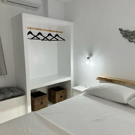 Dreamy Island Escape In Paros Naoussa